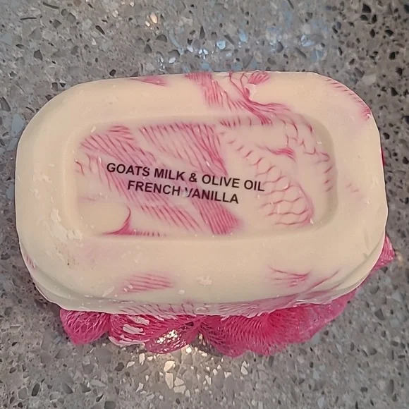 Handmade Soap w/ Loofah - Picture 3 of 3